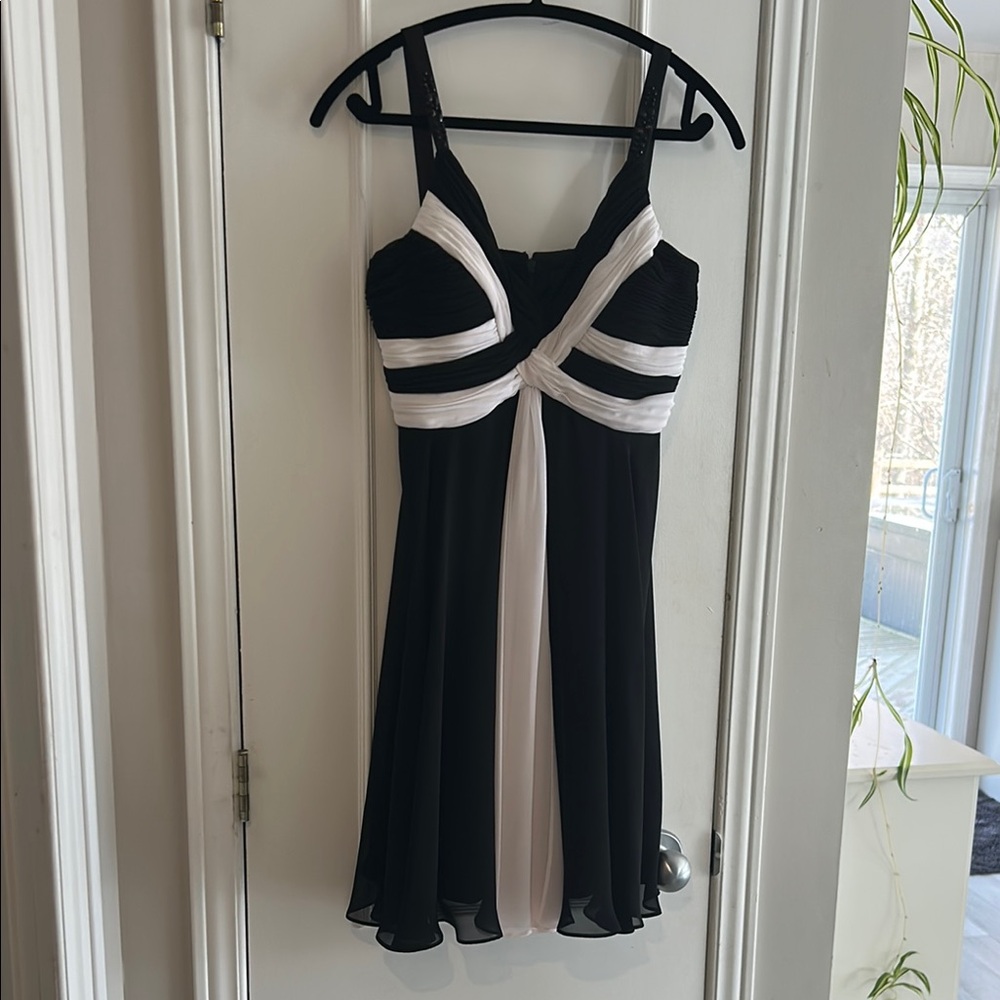 S.L. Fashions Black and White Babydoll Mini Dress Sweetheart Neckline